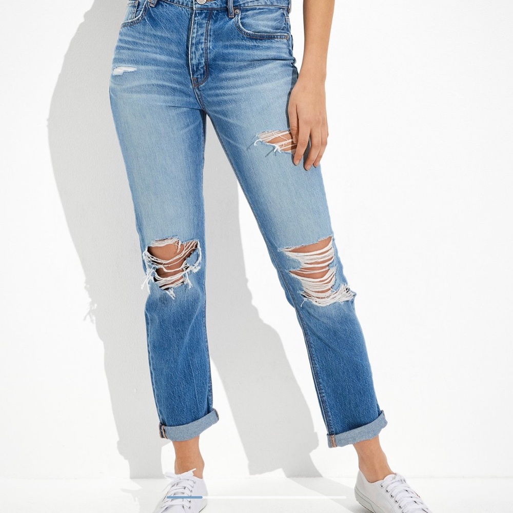 American Eagle low-rise Tomgirl Jean
